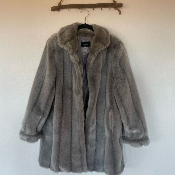 Dennis basso gray faux fur coat - Picture 3 of 8